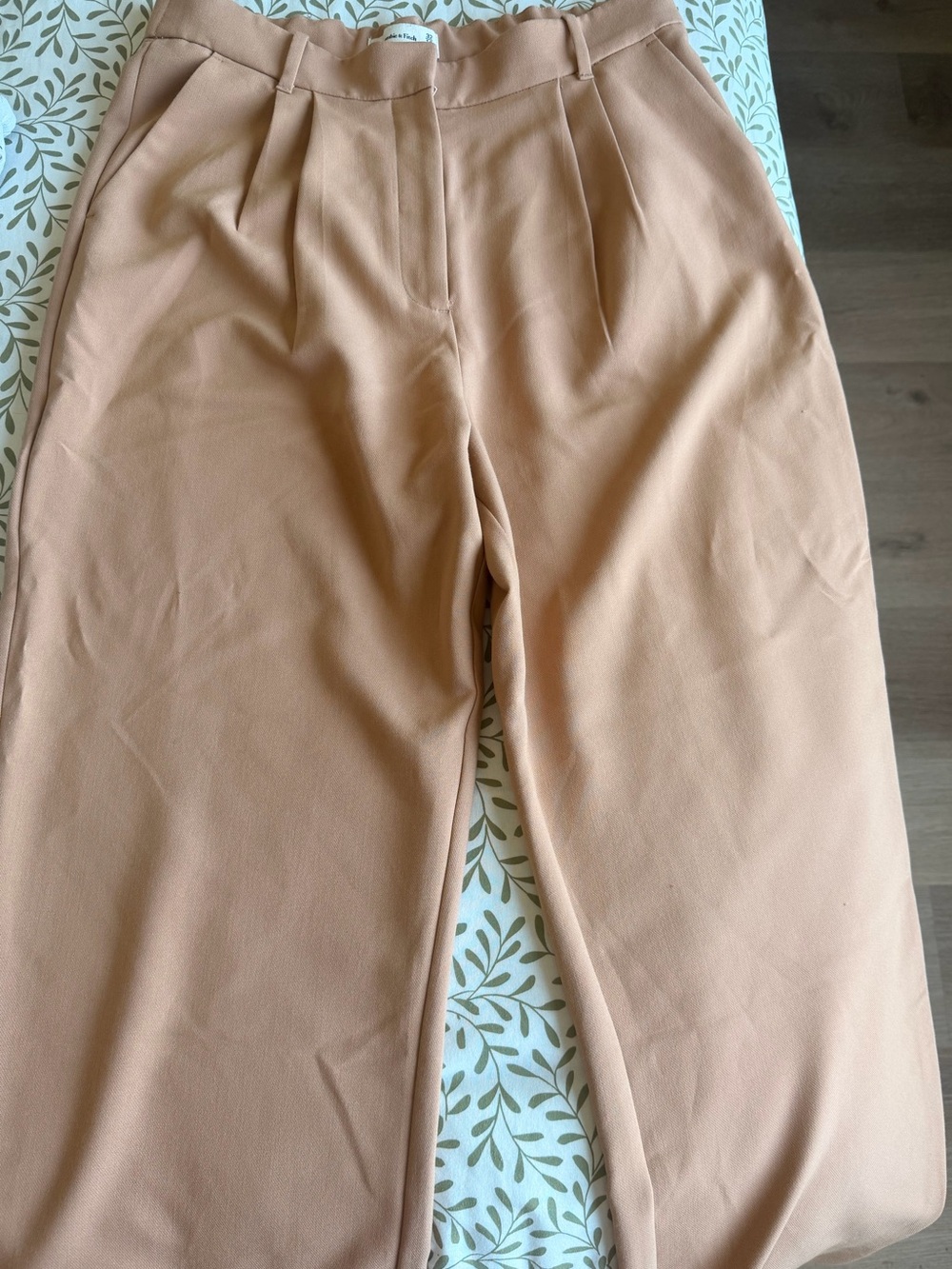 Abercrombie Beige Pants NWT